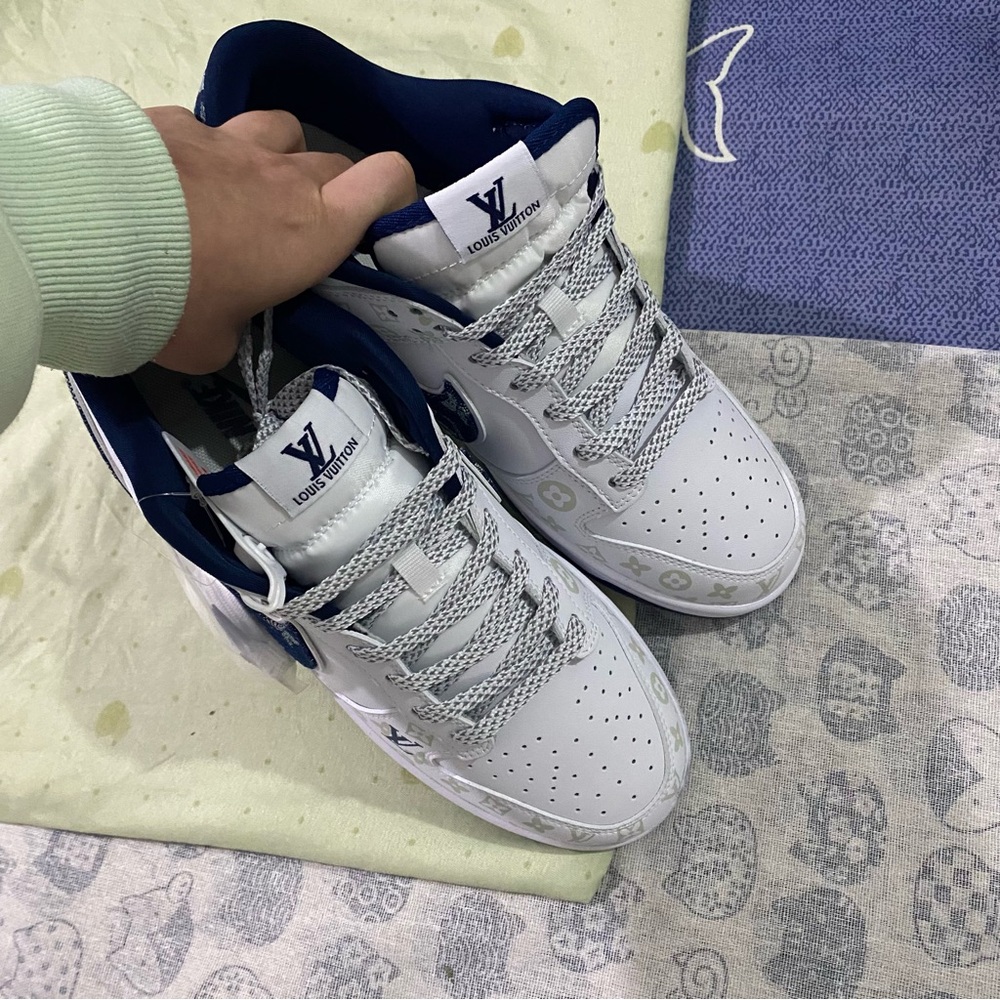 Nike Dunk Low x Louis Vuitton White and Blue Sneakers - Picture 11 of 14